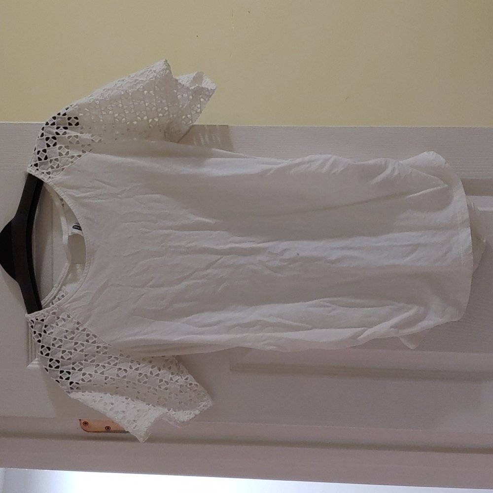 XS Old Navy Maternity Eyelet Sleeve Shirt